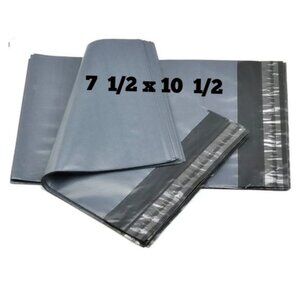 25 POLY MAILERS-GRAY-SIZE:      "7 1/2" x 10 1/2 ". NEW
